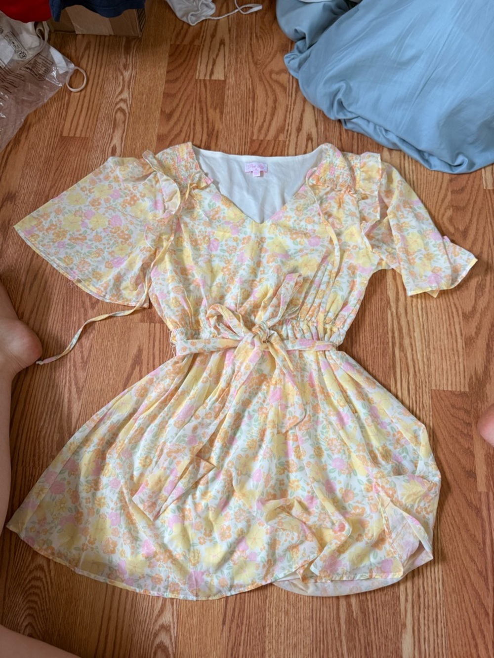 Pink Lily Pastel Label Top in Soft Cream